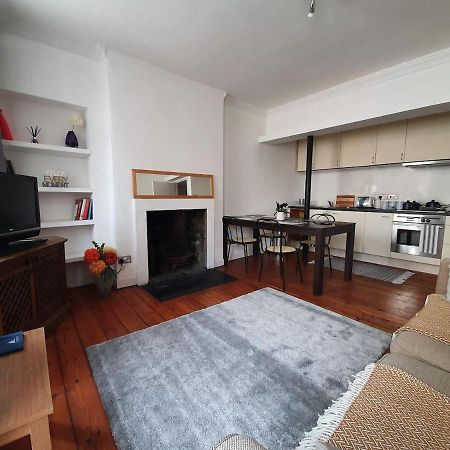 Lovely 2 Bedroom Flat In The Heart Of The City إدنبرة المظهر الخارجي الصورة