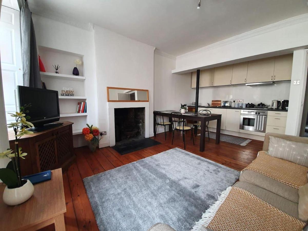 Lovely 2 Bedroom Flat In The Heart Of The City إدنبرة المظهر الخارجي الصورة
