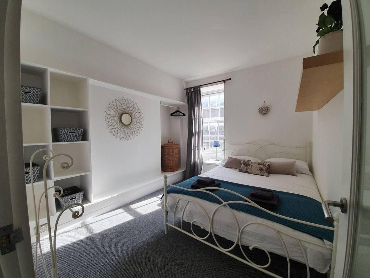 Lovely 2 Bedroom Flat In The Heart Of The City إدنبرة المظهر الخارجي الصورة